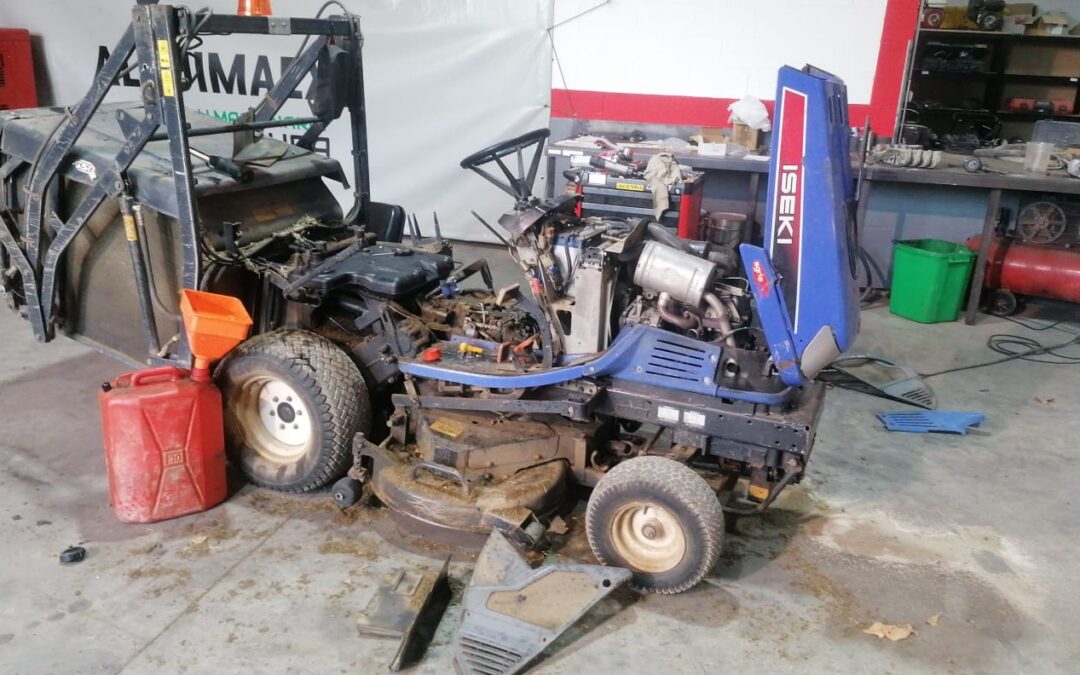 Reparación de la Bomba de Gasoil de Tractor Cortacesped